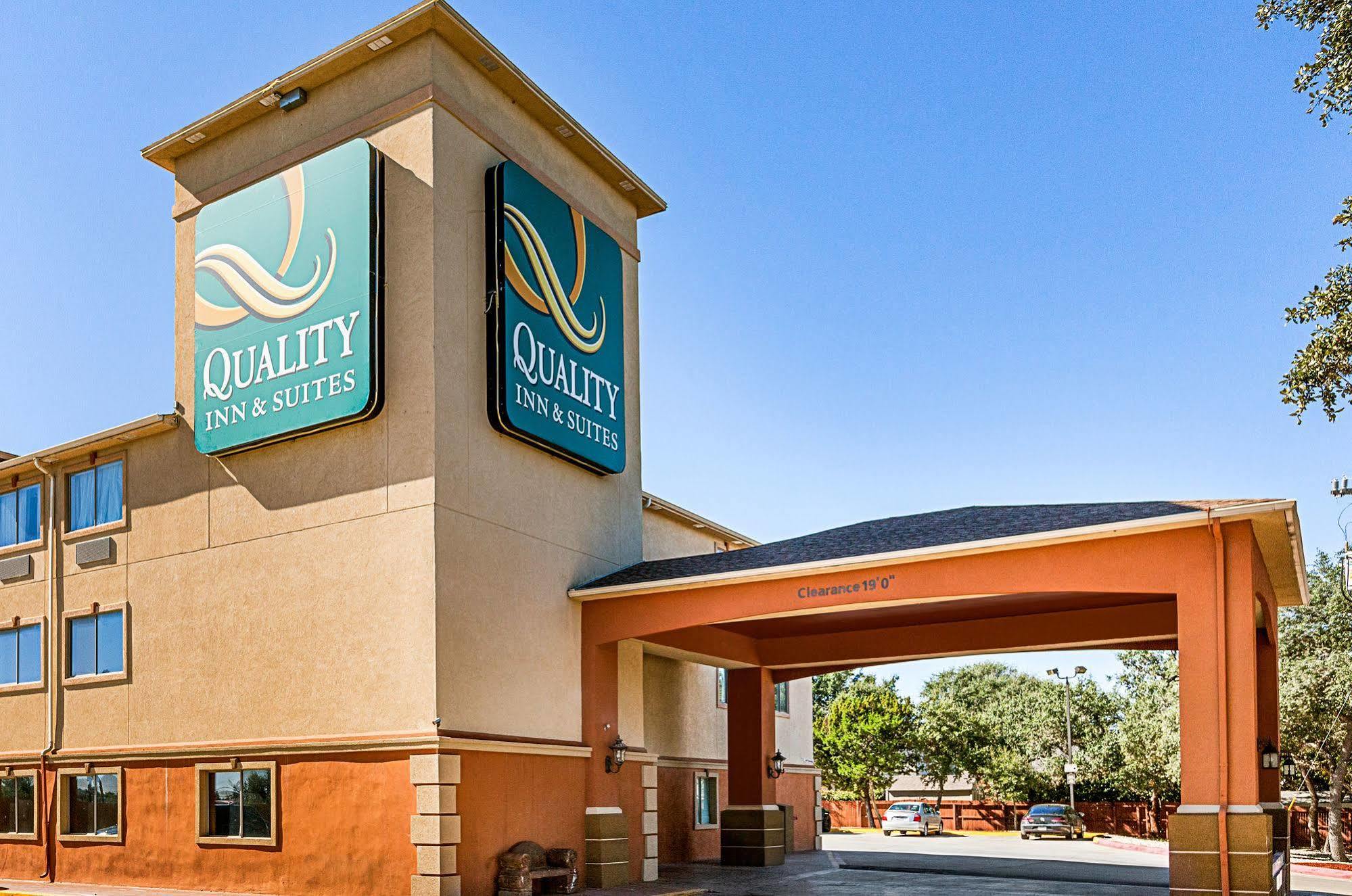 Quality Inn & Suites Seaworld North San Antonio Exterior foto